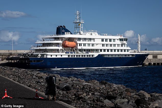 Deux Américains qui n'étaient pas à bord du bateau de