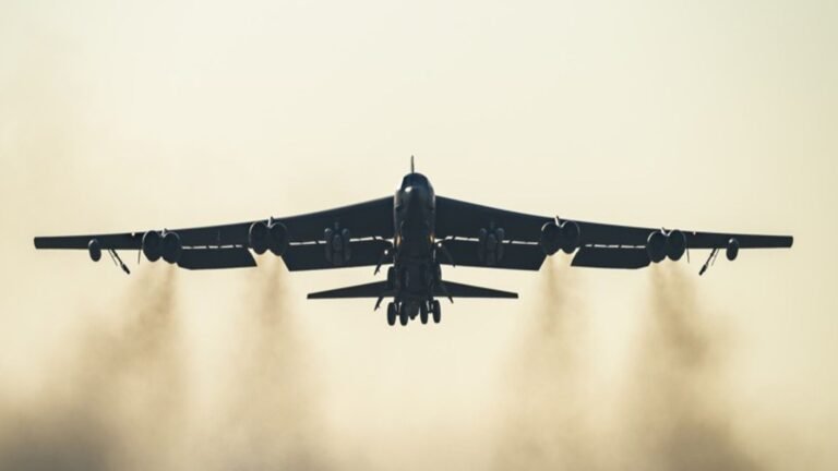 El B-52 se niega a retirarse mientras la mejora del