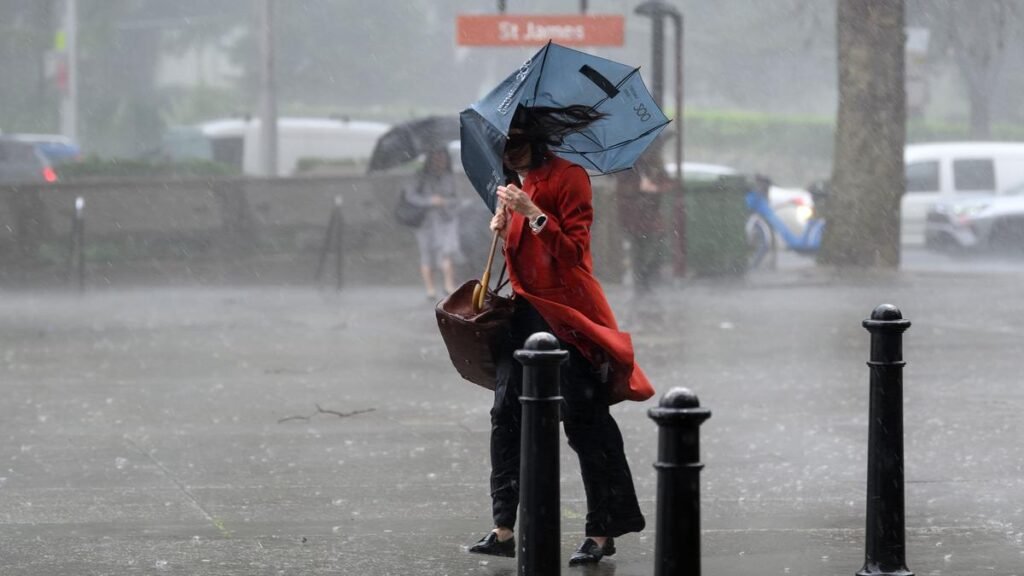 El clima húmedo afectará a muchos estados cuando dos sistemas
