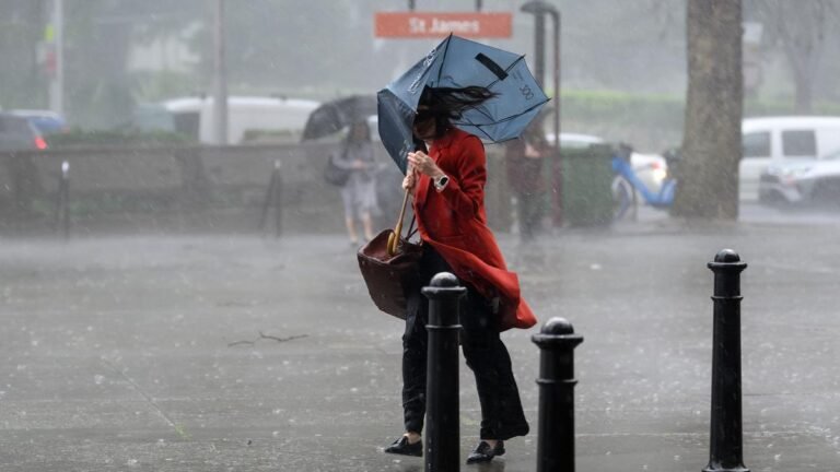 El clima húmedo afectará a muchos estados cuando dos sistemas