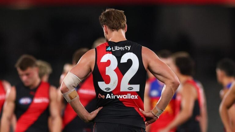 El defensor Ben McKay se perderá el choque de Essendon