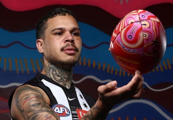 El entrenador de Collingwood dice que Bobby Hill "no está