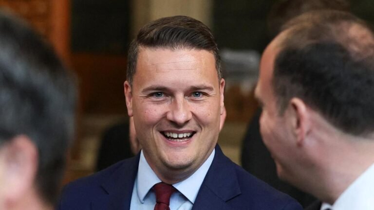 El ministro de Salud del Reino Unido, Wes Streeting, dimitió