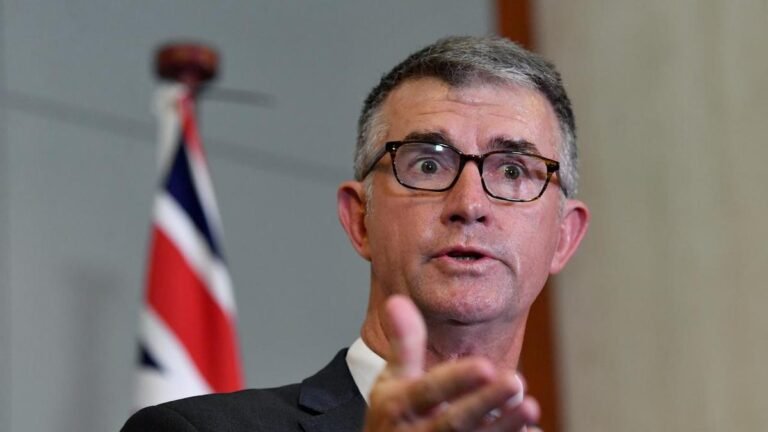 El ministro olímpico de Queensland, Tim Mander, dimitió tras afrontar