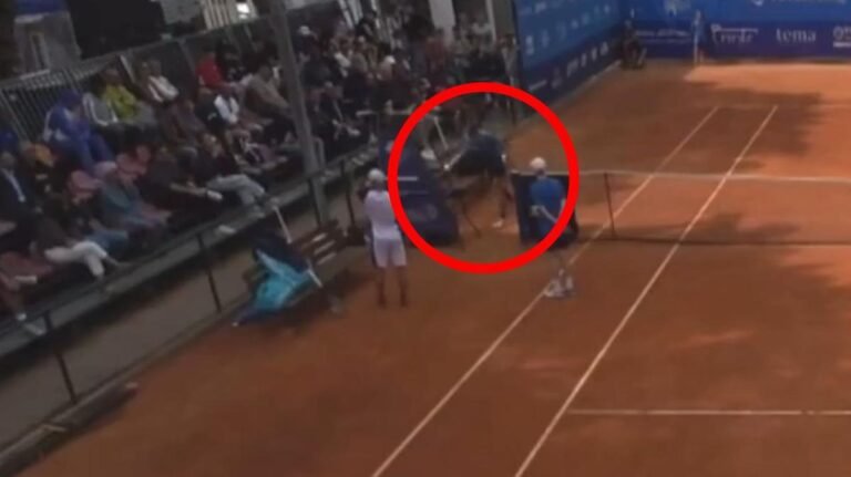 El tenista Tristan Boyer atacó la silla del árbitro en