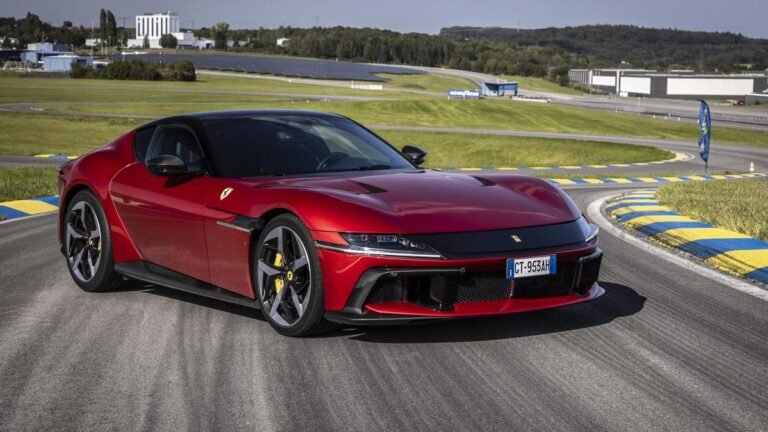 Ferrari reintroduce el cambio manual pese al impulso de la