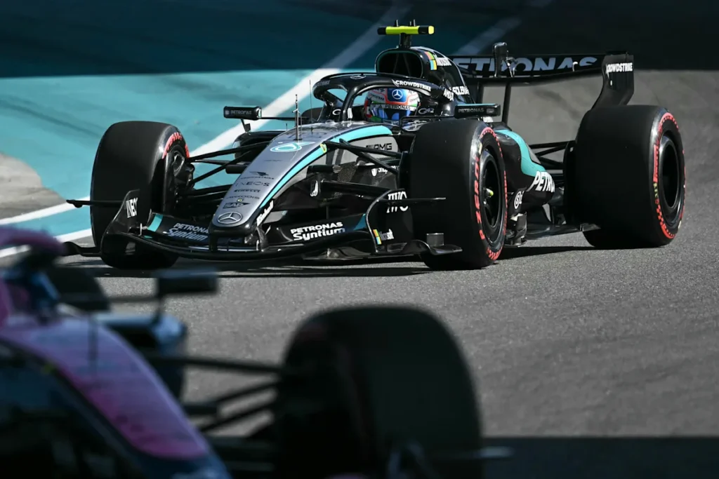 Formule 1 : Kimi Antonelli décroche la pole position au