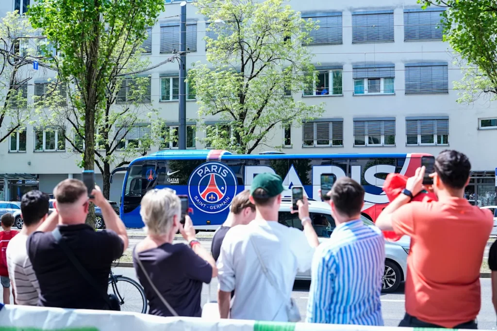 Incident de supporters du Paris Saint-Germain dans le métro avant
