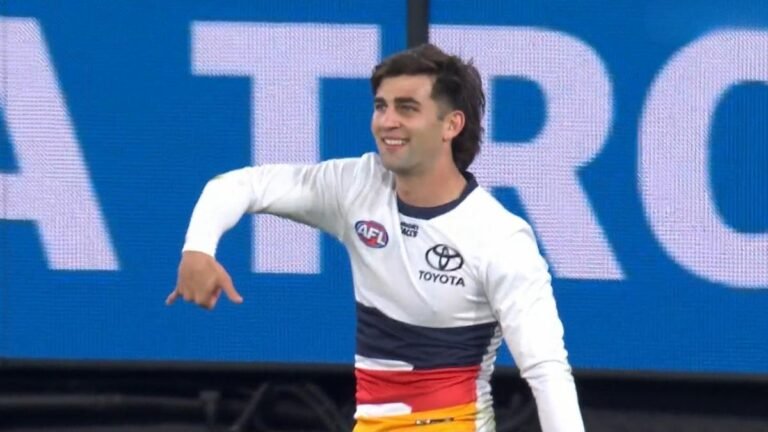 Josh Rachel selló la victoria de Adelaide sobre Richmond con