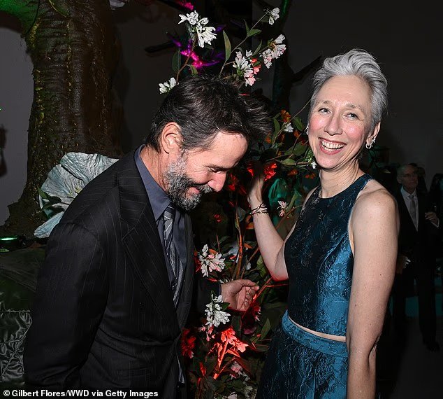 Keanu Reeves déborde d'objectifs relationnels avec sa petite amie Alexandra