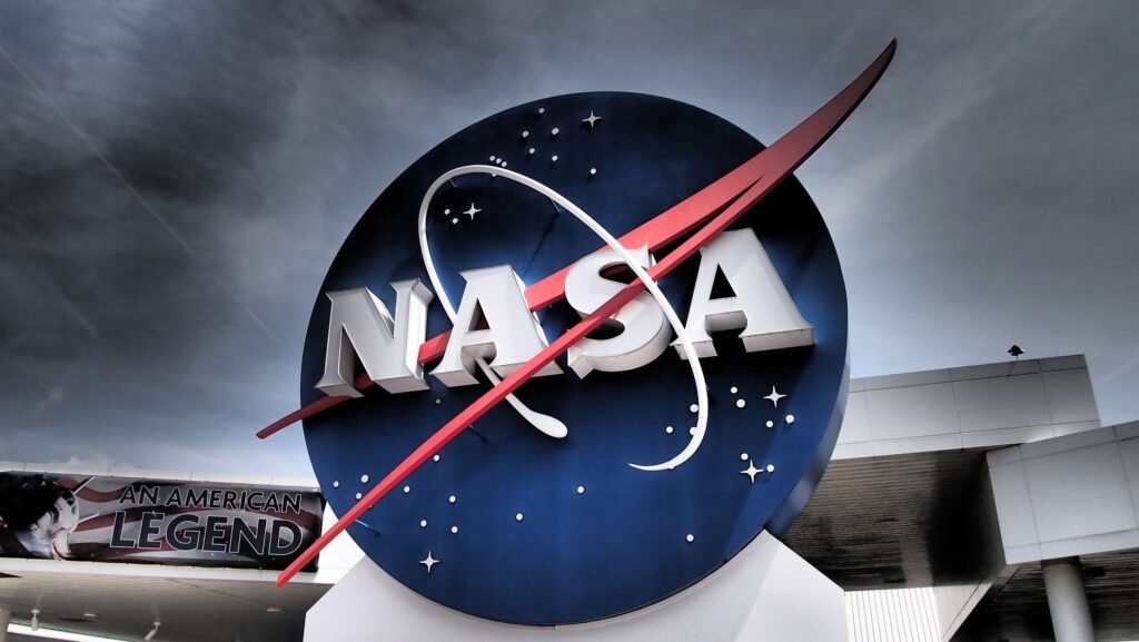 La NASA abandona el plan de una base lunar masiva