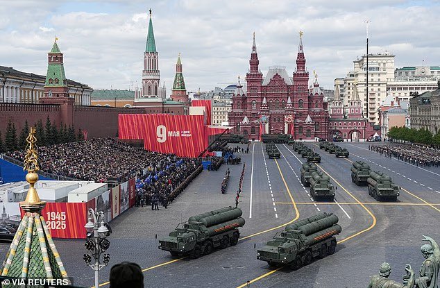 La décision humiliante de Poutine d'organiser un défilé sur la
