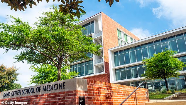 La faculté de médecine de l'UCLA a fait preuve de