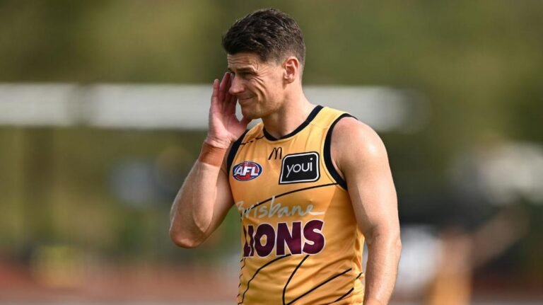 La leyenda de los Brisbane Lions, Dene Zorko, anota un