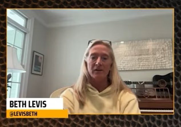 La mère du quart-arrière de la NFL Will Lewis s'ouvre