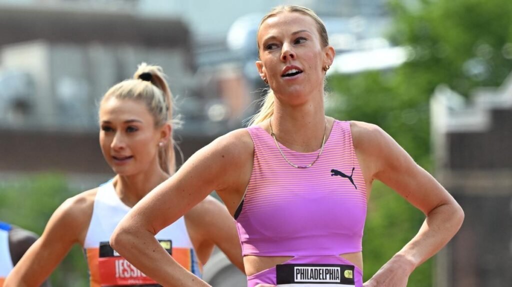 La perdedora australiana Abby Calwell sorprende a Jess Hull y