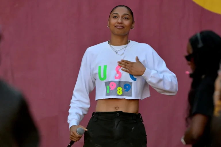 La star de l'USC, Juju Watkins, discute de la rééducation