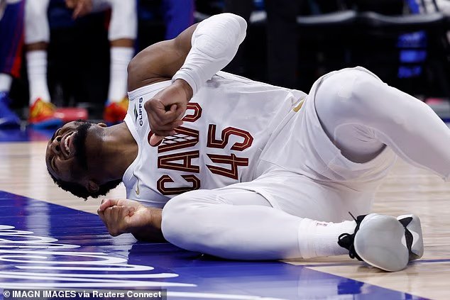 La star des Cavs, Donovan Mitchell, est partie à l'agonie