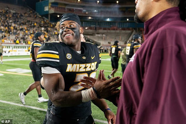 La star du football des Missouri Tigers, Ahmad Hardy, a