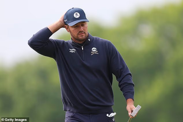 La tentative de birdie de Bryson DeChambeau tourne horriblement mal