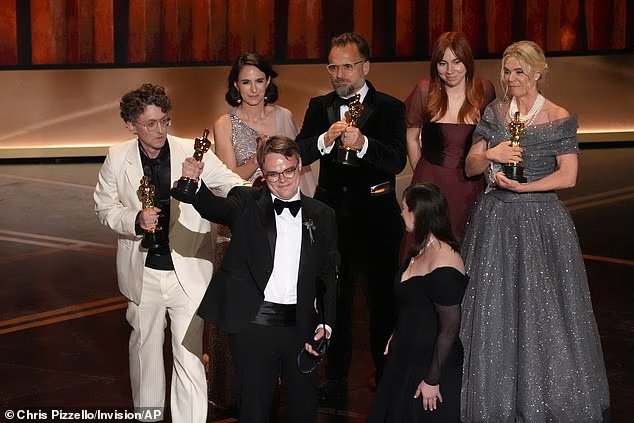 L'acteur oscarisé déclare que le trophée a disparu après avoir