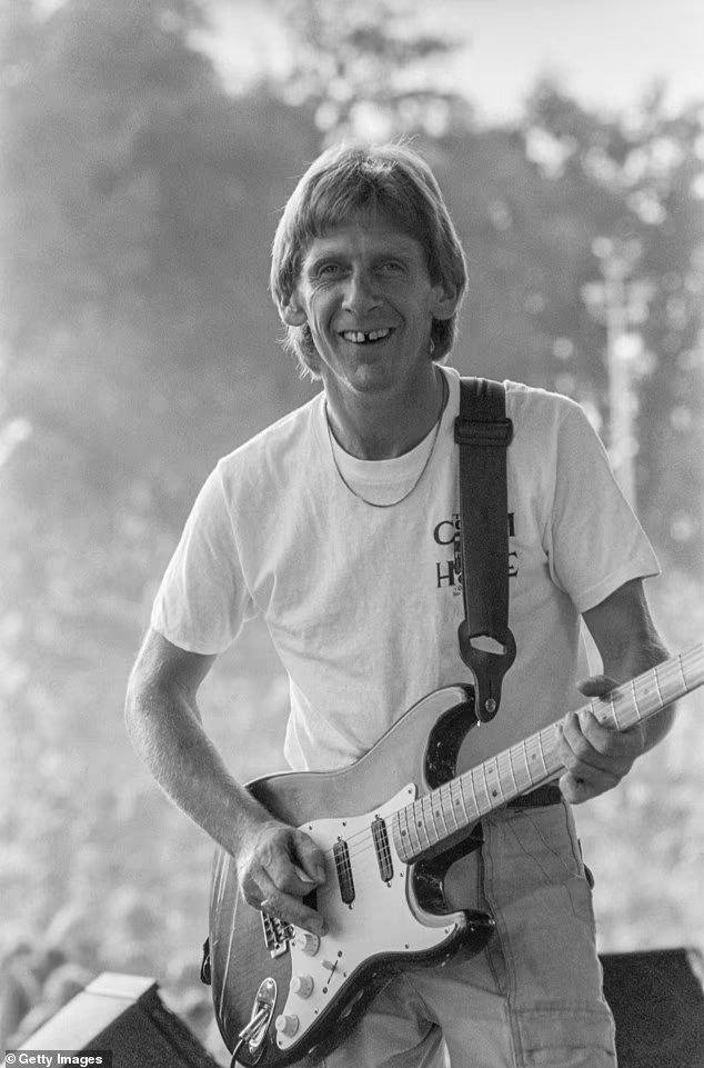 L'ancien chanteur de Santana, Alex Ligertwood, est décédé à 79