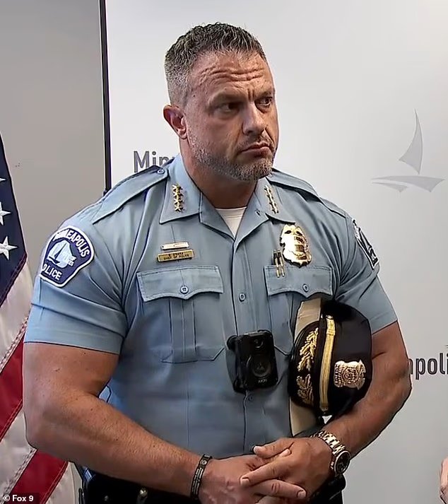 Le chef de la police de Minneapolis, au cœur brisé,
