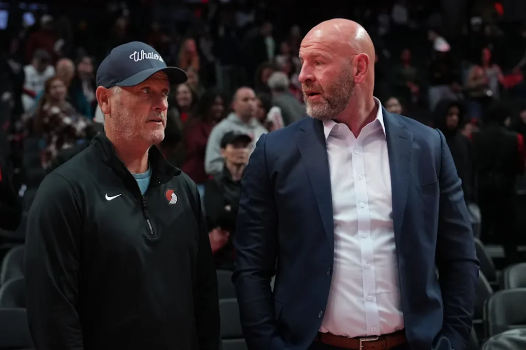 Le directeur général des Trail Blazers, Joe Cronin, assume la