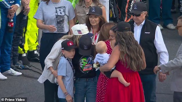 Le fils de la star de NASCAR, Kyle Larson, laisse