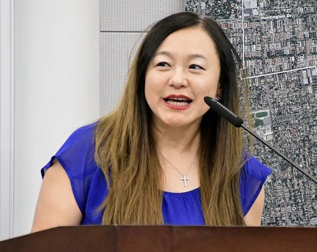 Le maire de Californie admet qu'elle est une espionne secrète