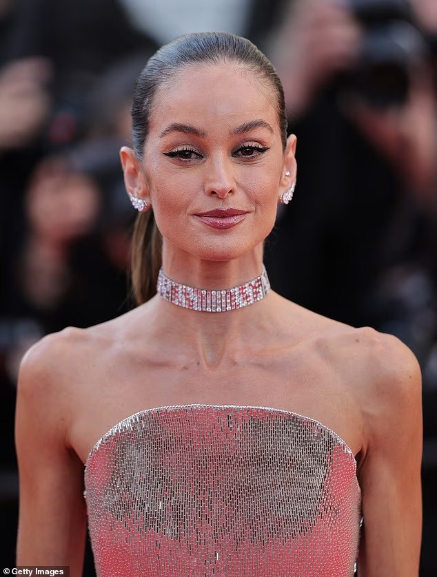Le mannequin Isabelle Goulart "méconnaissable" par les fans choqués après