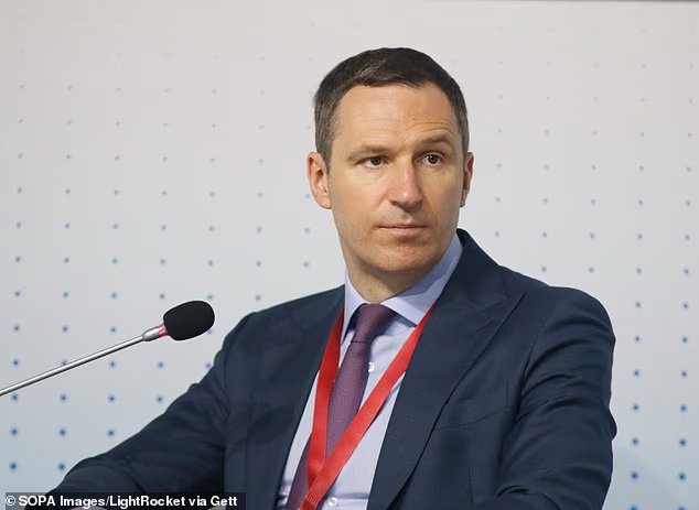 Le ministre russe limogé « s'enfuit aux États-Unis » dans