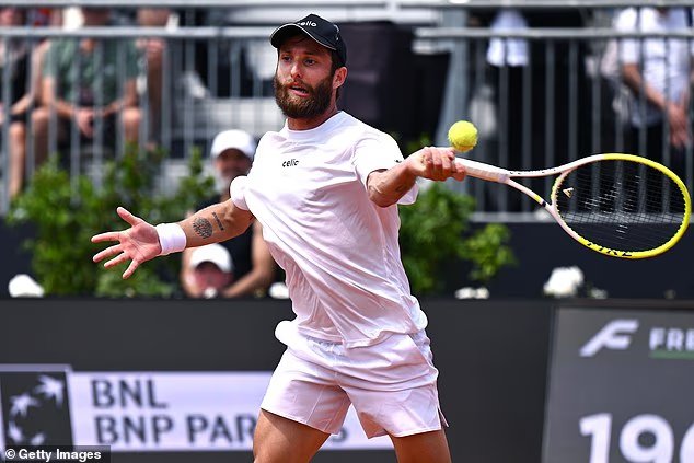 Le moment bizarre où la star du tennis a stupéfié
