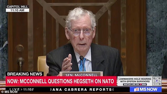 Le moment gênant où un Mitch McConnell vieillissant a besoin