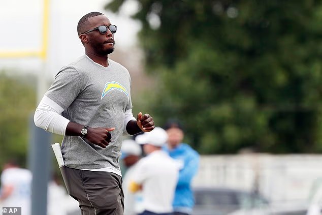 Le mystère alors que l'entraîneur des Steelers de Pittsburgh a