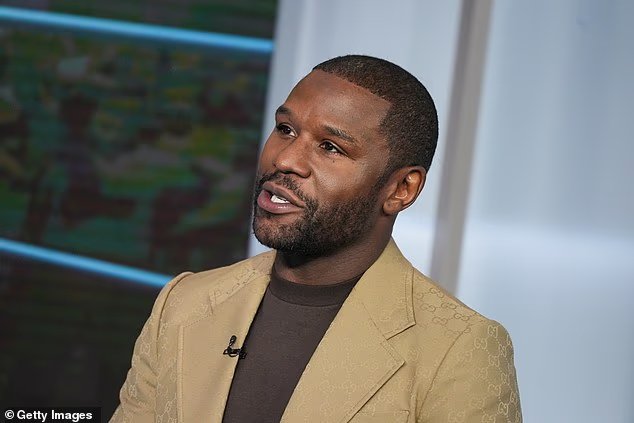 Le passeport américain de Floyd Mayweather sera RÉVOQUÉ en raison