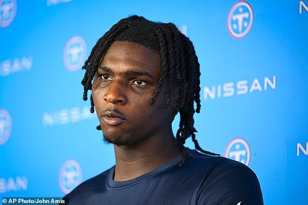 Le quart-arrière partant de la NFL révèle une perte de