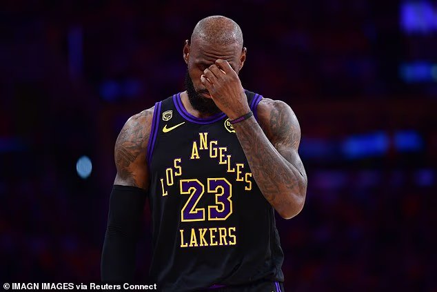 LeBron James (41 ans) est à la croisée des chemins