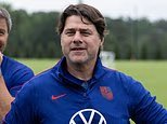 L'entraîneur américain de la Coupe du monde, Mauricio Pochettino, discute