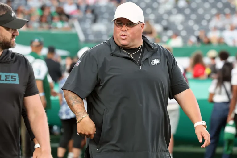 Les Eagles re-signent Jon Ferrari et Dom Disandro au milieu