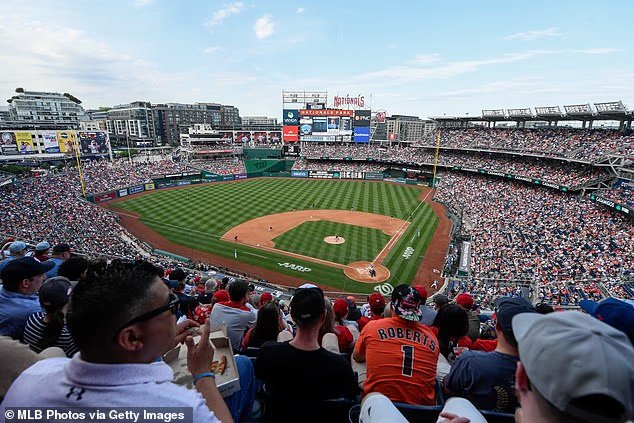 Les Nationals de Washington bannissent un fan pour avoir affiché
