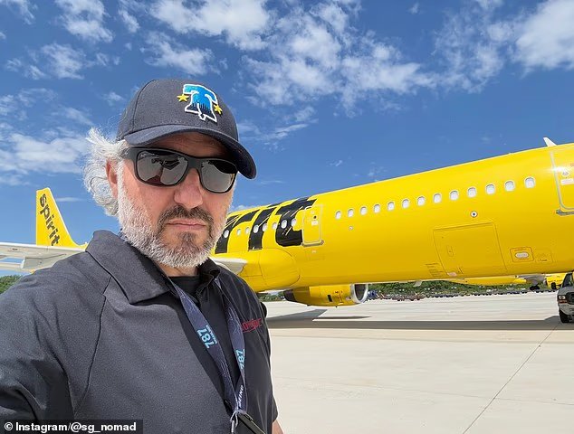 Les pilotes derrière le cortège funèbre de Spirit Airlines conduisent