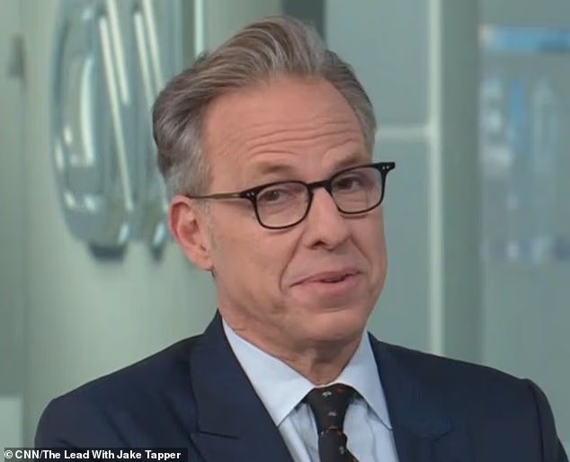 Les présentateurs de CNN plaisantent et se moquent de Trump