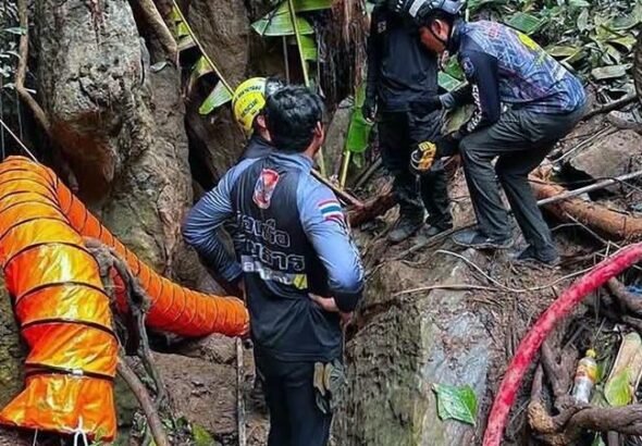 Los buzos de rescate dicen que el primer superviviente ha