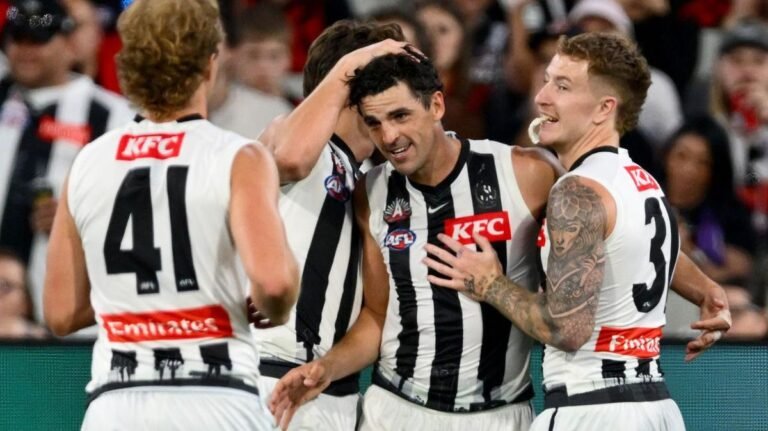 Los compañeros de equipo de Collingwood critican el 'odio' dirigido