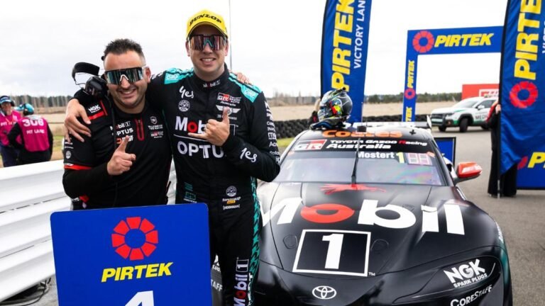 Los equipos Toyota Supercars se duplicaron cuando Chaz Mostert y