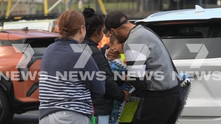 Los padres se reunieron con un niño autista en Claremont,