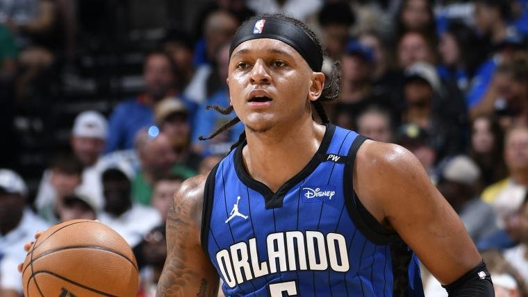 Magic mène de 24 points au quatrième quart, derrière les