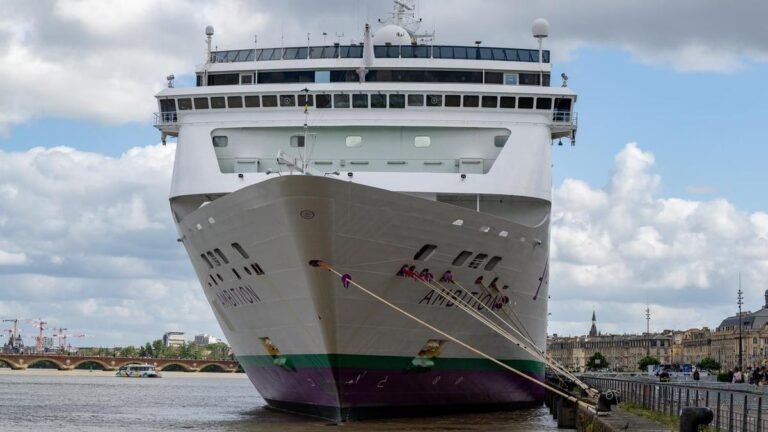 Más de 1.700 pasajeros quedaron varados en un crucero británico