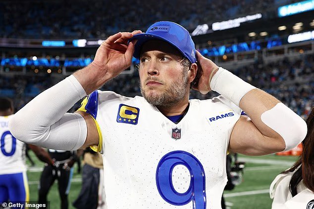 Matthew Stafford, MVP en titre de la NFL, a signé
